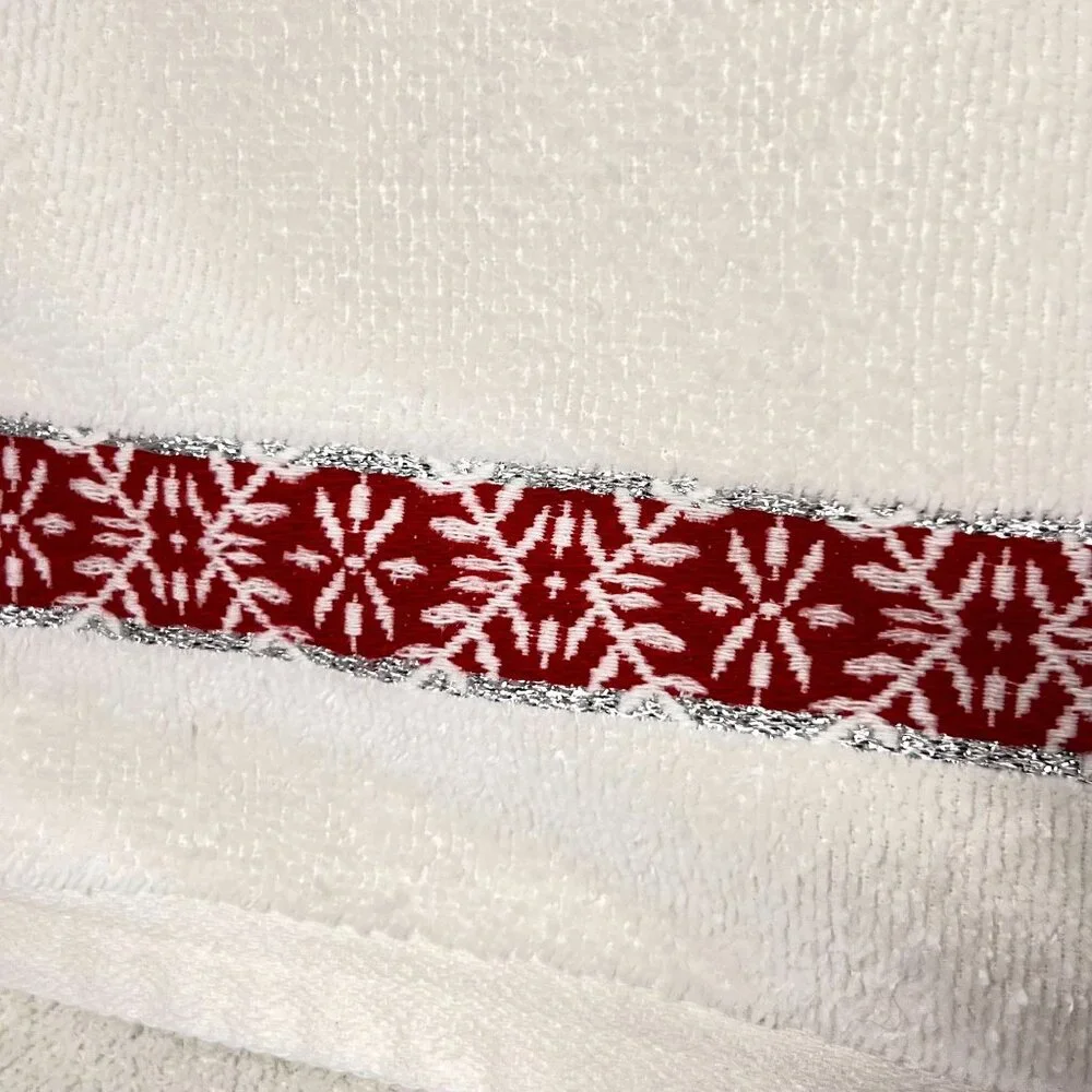 Santens Embroidered Cardinal Bath Towel Set of 2 USA Holiday Sparkle Snowflake